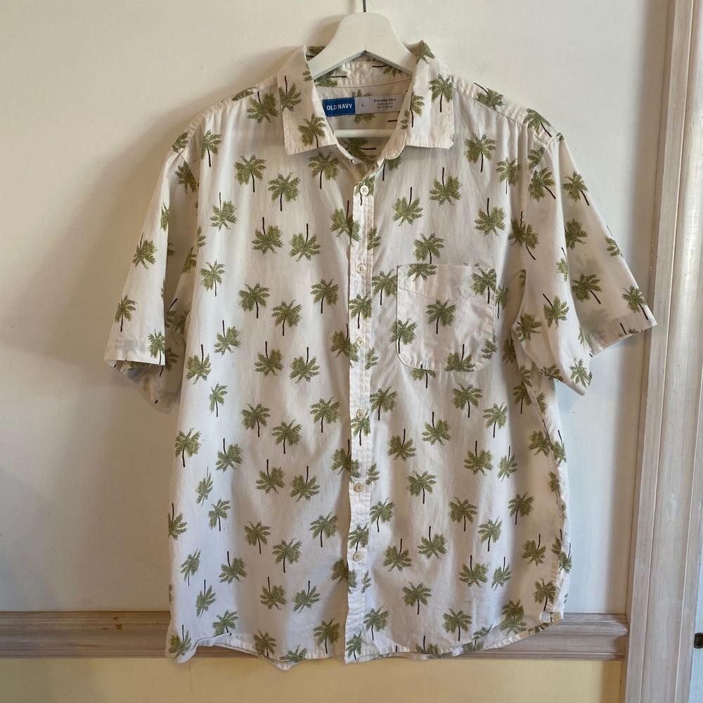 Old Navy White Short Sleeve Button-Down Shirt with Olive Palm Print